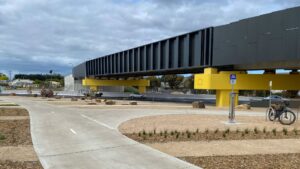 Massive steel bridge carries the Waurn Ponds line over Fyans St [2024]