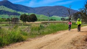 Approaching Old Tallangatta from Bullioh [2024]