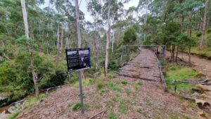 Another of the bypassed bridges between Koetong and Shelley. Take a break to enjoy the fast running creek. [2022]